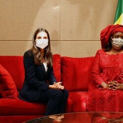 La Reina Letizia en su encuentro con Marie Faye Sall, Primera Dama de Senegal