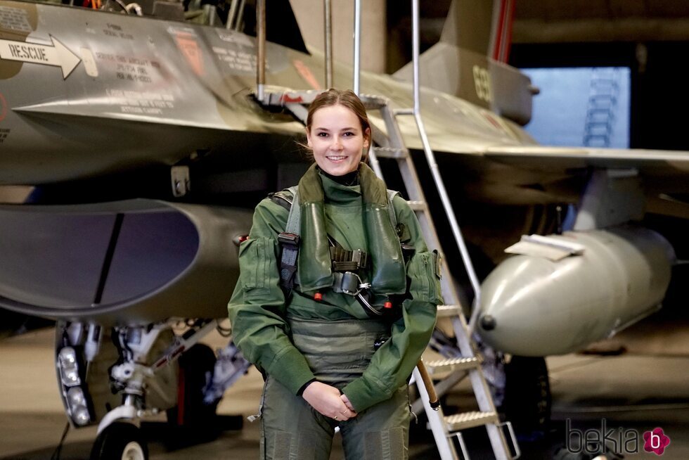 Ingrid Alexandra de Noruega durante su visita a la base área de Bodø