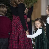 Adrienne de Suecia en la recogida de árboles de Navidad