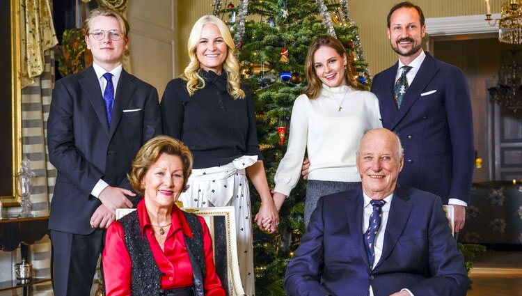 La Familia Real Noruega en su posado navideño 2021