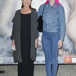 Verónica Forqué y su hija María en el estreno de 'La venus de las pieles'