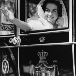 La Reina Sofía con la tiara Prusiana en su boda