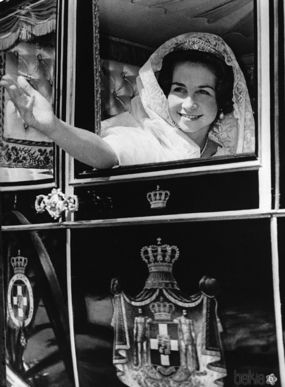 La Reina Sofía con la tiara Prusiana en su boda