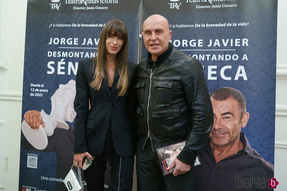 Kiko Matamoros y Marta López en el estreno de la obra de teatro de Jorge Javier Vázquez 'Desmontando a Séneca'