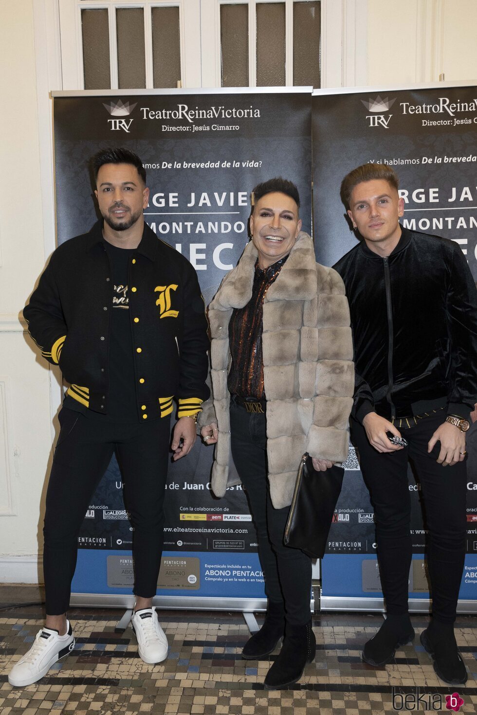 Maestro Joao, Tony y el Rubio en el estreno de la obra de teatro de Jorge Javier Vázquez 'Desmontando a Séneca'