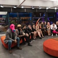 Los 16 concursantes de 'Secret Story 2' durante la gala 0