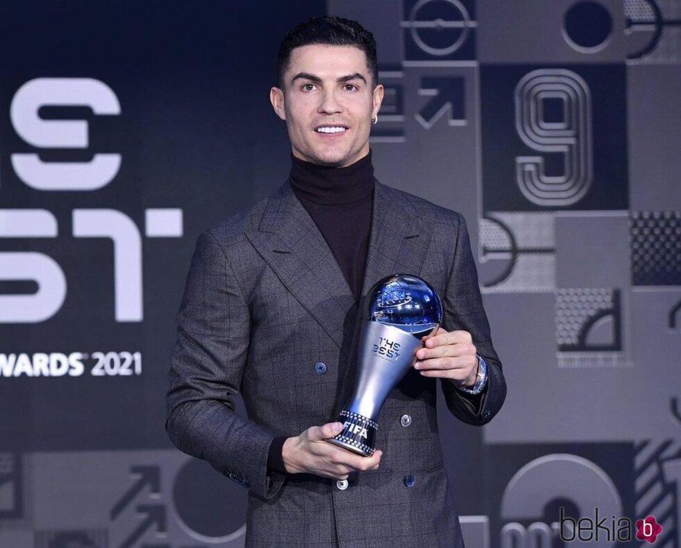 Cristiano Ronaldo recibe el premio The Best 2021