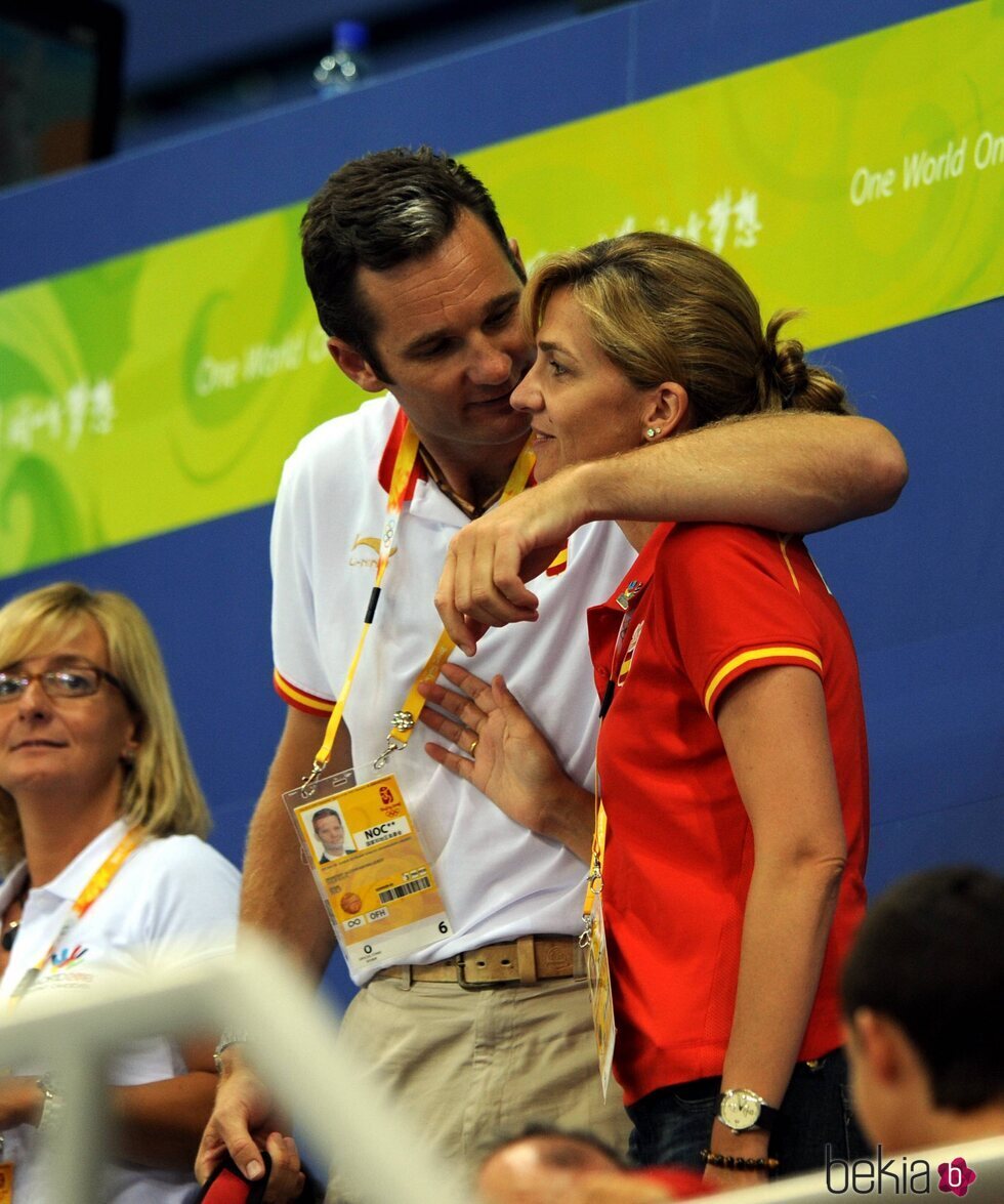 La Infanta Cristina e Iñaki Urdangarin, muy cariñosos en Pekín 2008