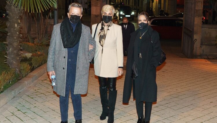 Ortega Cano, Ana María Aldón y Gloria Camila en el funeral de Jaime Ostos en Madrid