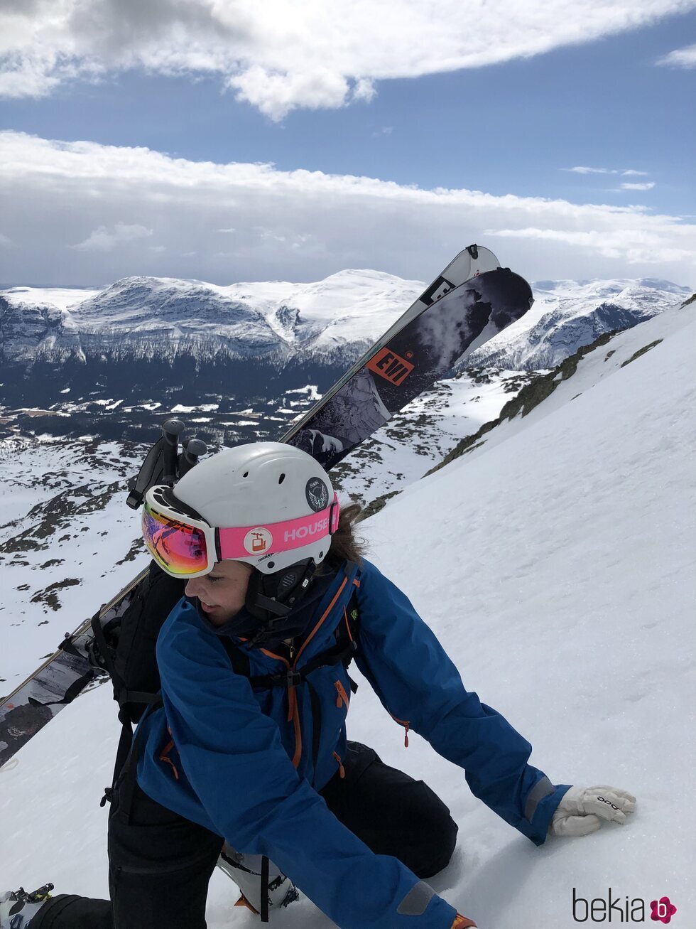 Ingrid Alexandra de Noruega en las montañas