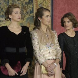 La Reina Letizia y las Infantas Elena y Cristina en el 70 cumpleaños del Rey Juan Carlos