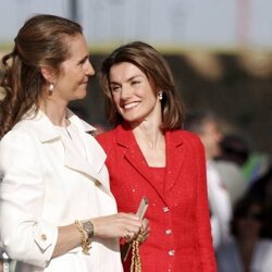 La Reina Letizia y la Infanta Elena, muy cómplices en 2008