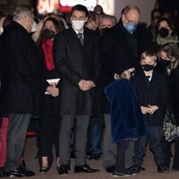 Carolina de Mónaco con sus sobrinos Jacques y Gabriella de Mónaco en presencia de Alberto de Mónaco, Louis Ducruet y Melanie-Antoinette Costello de Massy e