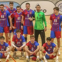 Pablo Urdangarin con sus compañeros en el Barça B de balonmano