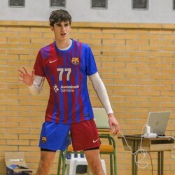 Pablo Urdangarin en un partido con el Barça B de balonmano