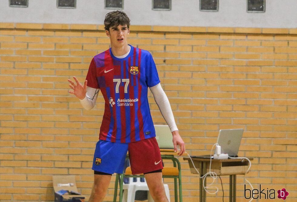 Pablo Urdangarin en un partido con el Barça B de balonmano