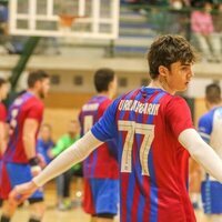 Pablo Urdangarin con el dorsal 77 del Barça B de balonmano