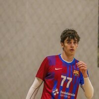 Pablo Urdangarin disputando un partido de balonmano con el Barça B