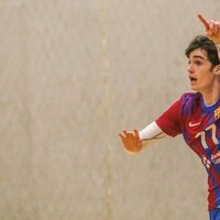 Pablo Urdangarin en un momento de un partido de balonmano con el Barça B