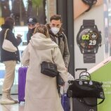 Antonio David Flores y Rocío Flores en la estación