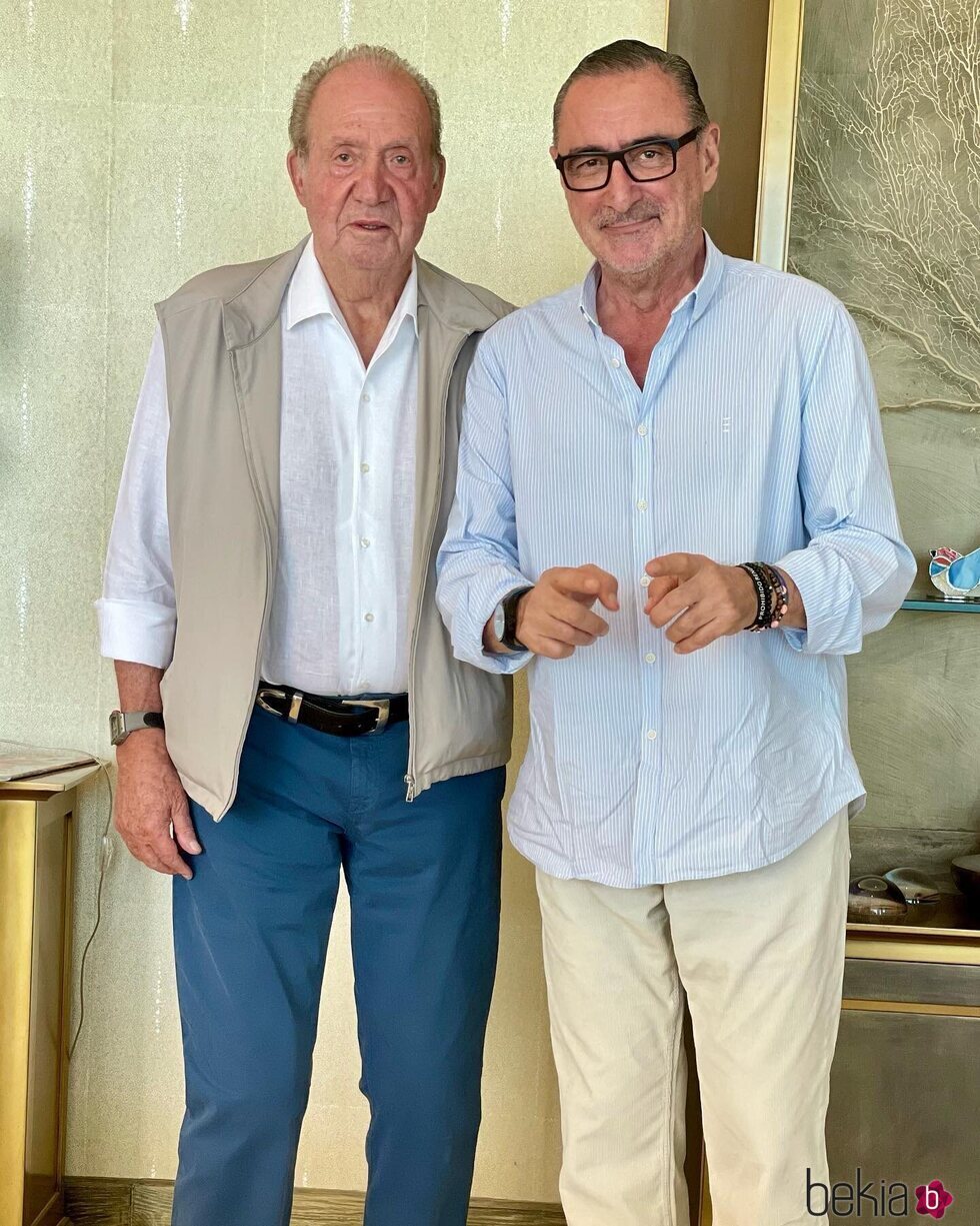 El Rey Juan Carlos junto a Carlos Herrera en Abu Dabi en enero de 2022