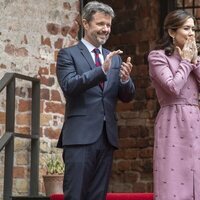 Mary de Dinamarca, muy conmovida junto a Federico de Dinamarca en la inauguración de la exposición 'Mary y las Princesas Herederas'