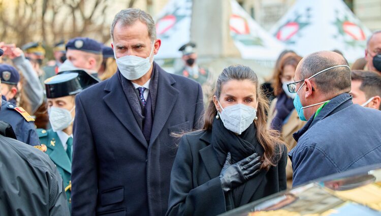 Los Reyes Felipe y Letizia tras la ofrenda floral a las víctimas del nazismo en Viena