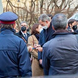 El Rey Felipe firmando autógrafos en Viena