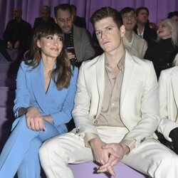 Aitana Ocaña y Miguel Bernardeau en un defile de Hugo Boss en Milán