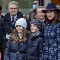 Mary de Dinamarca y sus hijos Vicente y Josefina en la inauguración del Mary's Australian Garden en el zoo de Copenhague