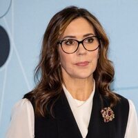 Mary de Dinamarca con gafas en la inauguración del Crown Princess Mary Center por su 50 cumpleaños