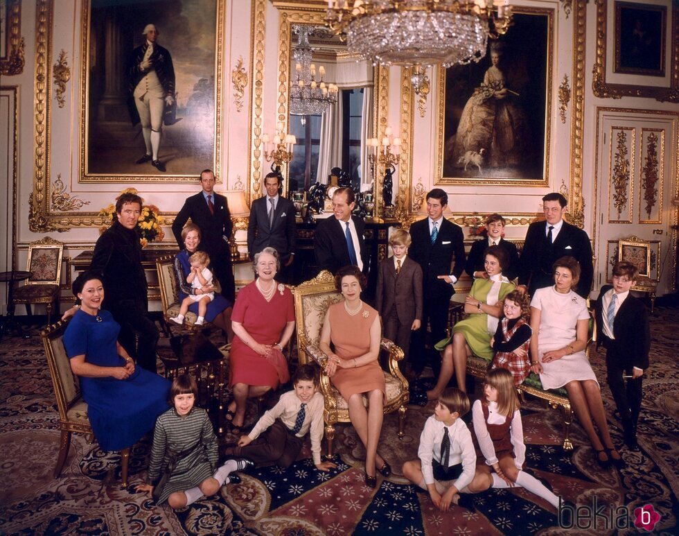 La Familia Real Británica en las bodas de plata de la Reina Isabel y el Duque de Edimburgo en 1972