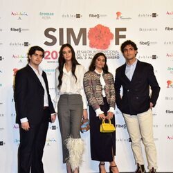 Victoria Federica y Jorge Bárcenas con María García de Jaime y Tomás Páramo en el SIMOF 2022