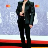 Anne-Marie en la alfombra roja de los Brit Awards 2022