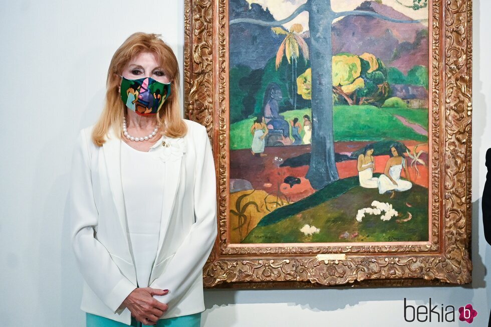 Tita Cervera con el Mata Mua en el Museo Thyssen-Bornemisza