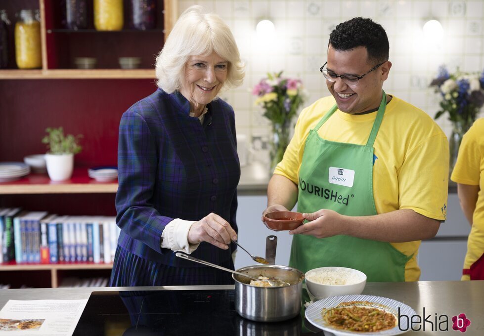 Camilla Parker en la cocina comunitaria Nourish Hub