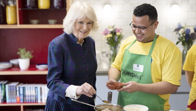 Camilla Parker en la cocina comunitaria Nourish Hub