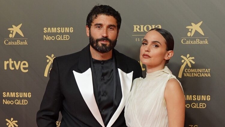 Álex García y Verónica Echegui en la alfombra roja de los Premios Goya 2022