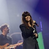 Vanesa Martín en el escenario durante el concierto Dial Únic@s