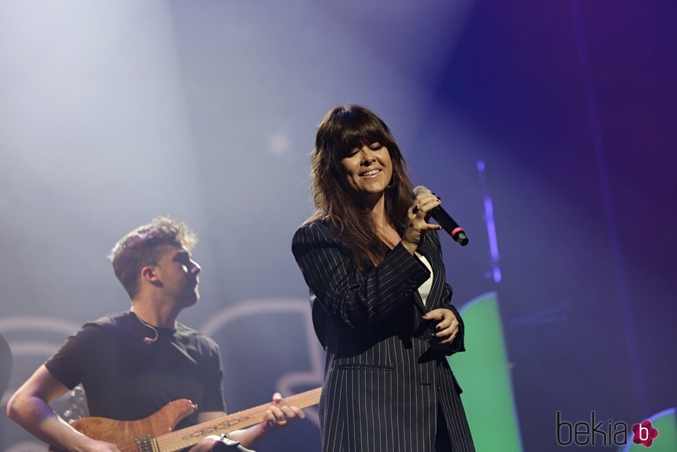 Vanesa Martín en el escenario durante el concierto Dial Únic@s