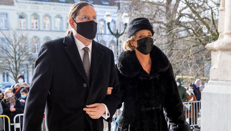 Delphine de Bélgica y James O'Hare en el homenaje a los miembros fallecidos de la Familia Real Belga