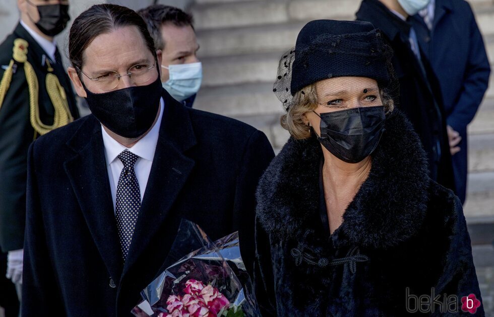 James O'Hare y Delphine de Bélgica en el homenaje a los miembros fallecidos de la Familia Real Belga