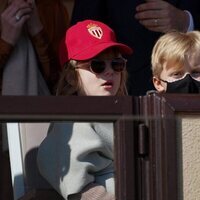 Jacques y Gabriella de Mónaco en el partido del AS Mónaco contra el Reims