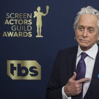 Michael Douglas en la alfombra roja de los SAG 2022