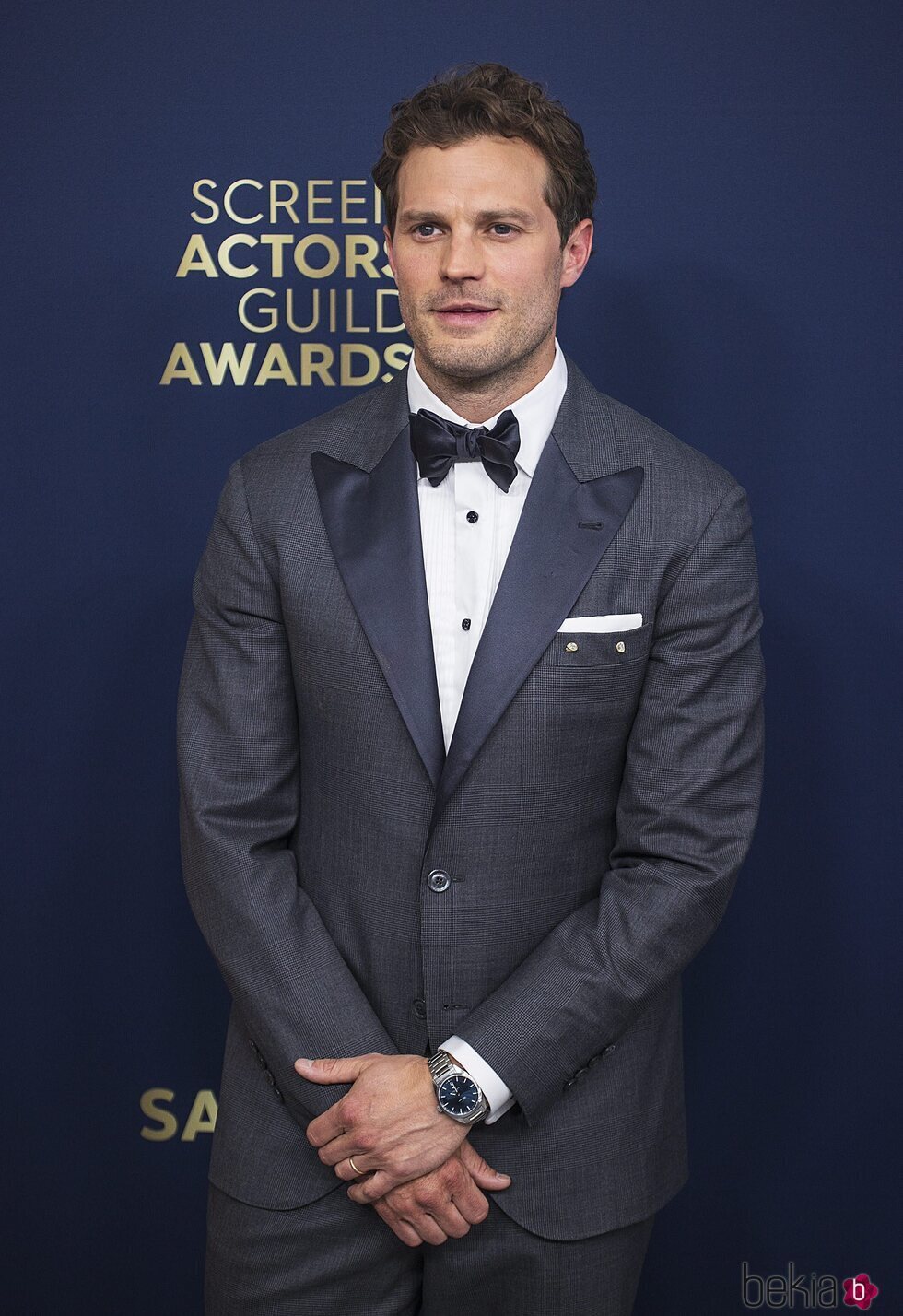 Jamie Dornan en la alfombra roja de los SAG 2022