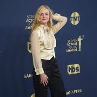 Elle Fanning en la alfombra roja de los SAG 2022