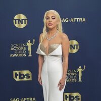 Lady Gaga en la alfombra roja de los SAG 2022