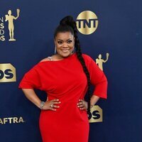 Yvette Nicole Brown en la alfombra roja de los SAG 2022