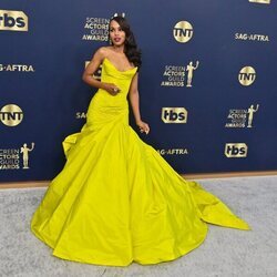 Kerry Washington en la alfombra roja de los SAG 2022