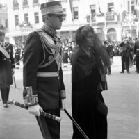 Constantino de Grecia y Federica de Grecia en el funeral de Pablo de Grecia